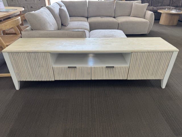 Beachcomber Entertainment Unit